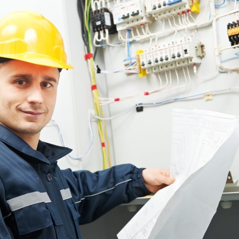 electrical-tech-scaled